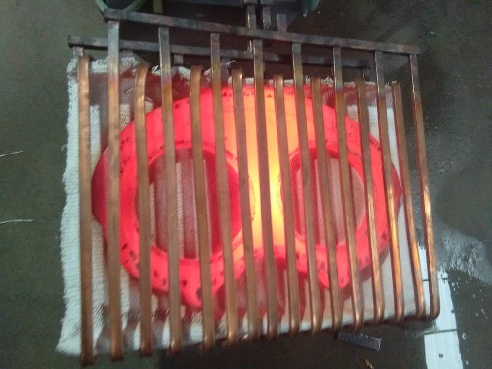 泵車(chē)眼鏡板中頻釬焊設(shè)備